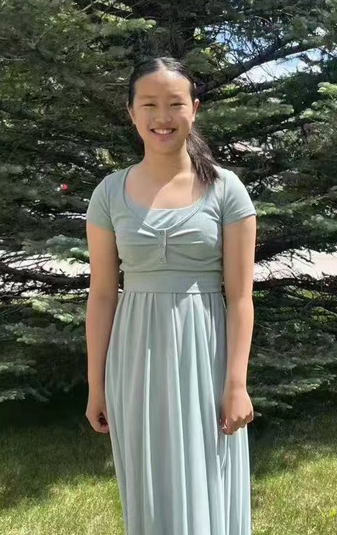 Vienna Lu, Marketing and Outreach Lead at HarmonYouth Foundation